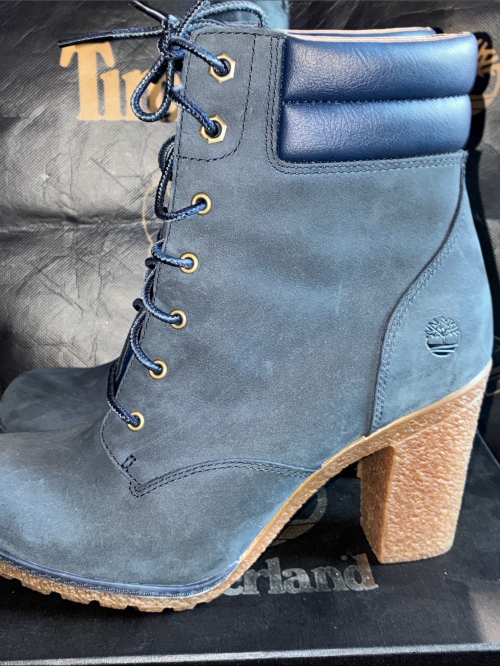 Women’s 8.5 Timberland High Heal Leather Boots